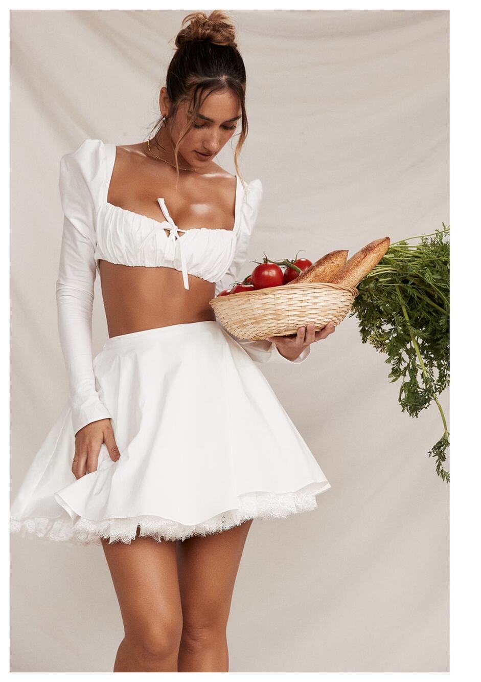 new House of CB Nahla White Bow Mini Skirt Size Large
